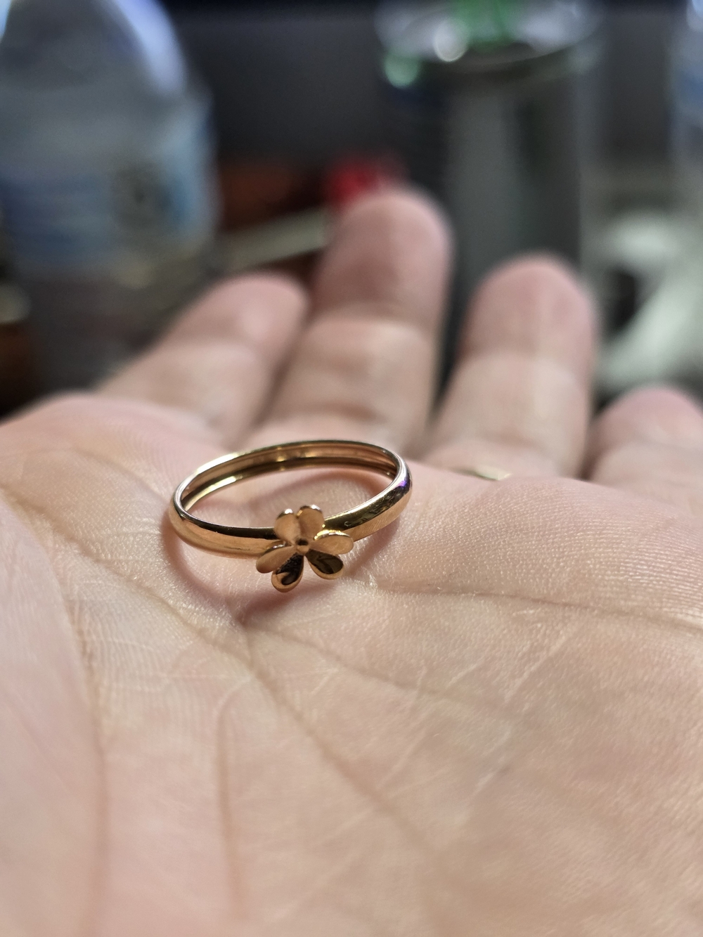 Elegant 10k Gold Flower Accent Ring - Women Jewelry